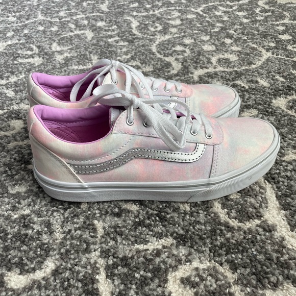 Girl’s Tie Dye Vans Old Skool Vans - Picture 2 of 5